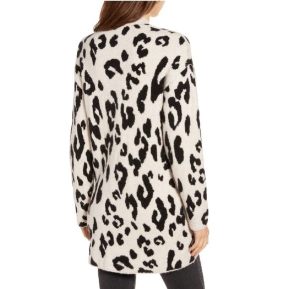SOMETHING NAVY Leopard V-neck Cardigan - Picture 2 of 5